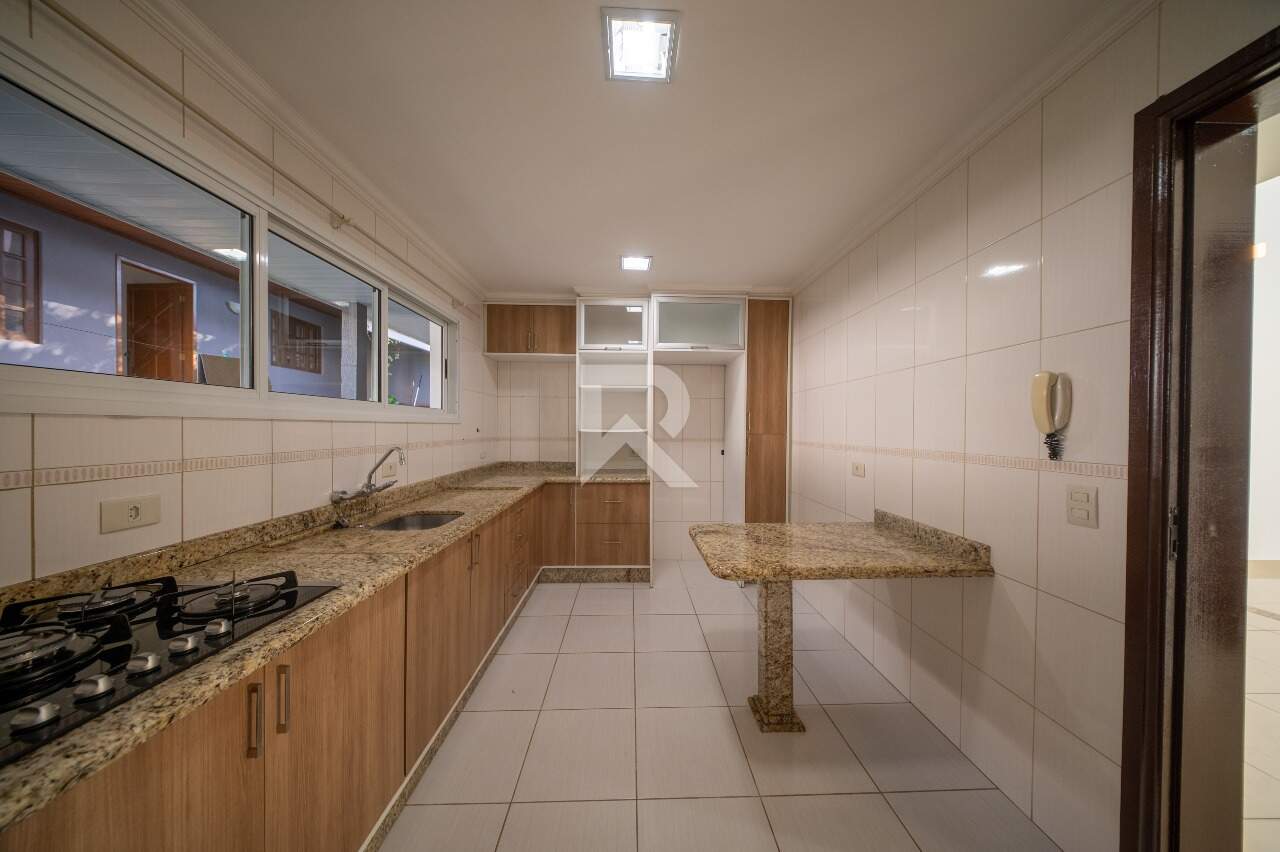 sobrado com Jardim, 3 quartos, 3 vagas para locação, 200 m² - Vista Alegre - Curitiba/PR miniatura 14