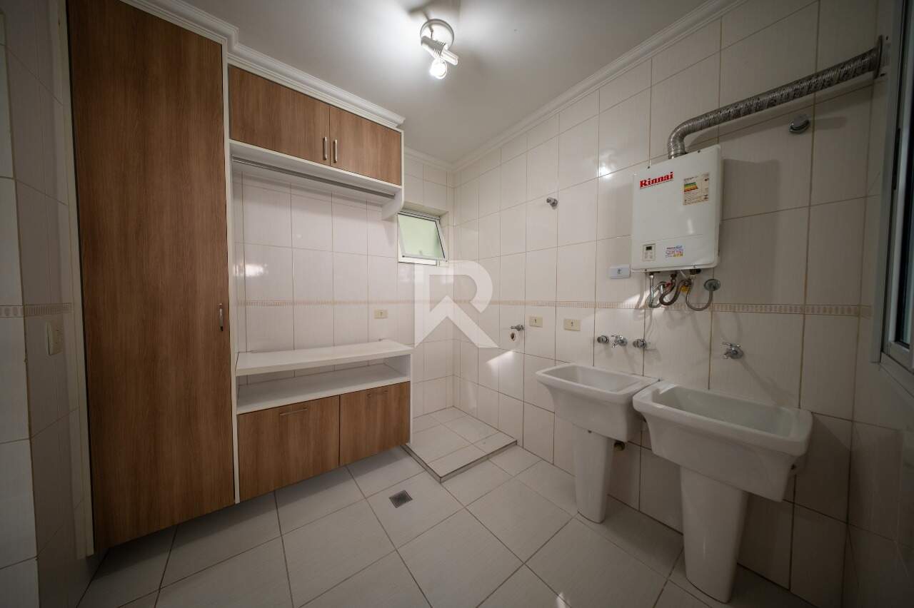 sobrado com Jardim, 3 quartos, 3 vagas para locação, 200 m² - Vista Alegre - Curitiba/PR miniatura 18