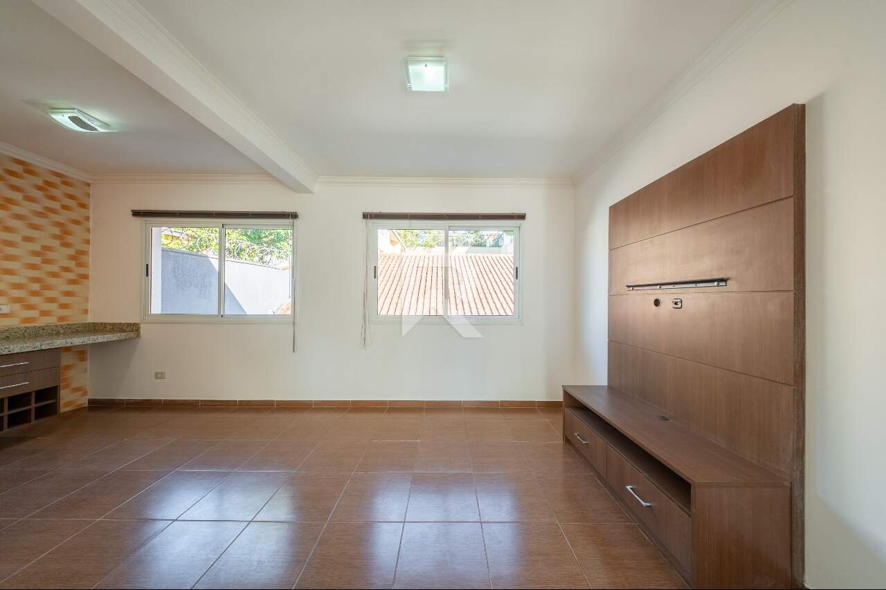 sobrado com Jardim, 3 quartos, 3 vagas para locação, 200 m² - Vista Alegre - Curitiba/PR miniatura 23