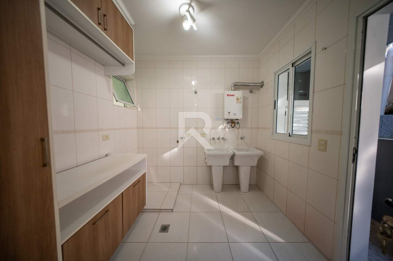 sobrado com Jardim, 3 quartos, 3 vagas para locação, 200 m² - Vista Alegre - Curitiba/PR miniatura 17