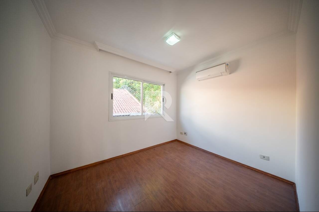 sobrado com Jardim, 3 quartos, 3 vagas para locação, 200 m² - Vista Alegre - Curitiba/PR miniatura 31