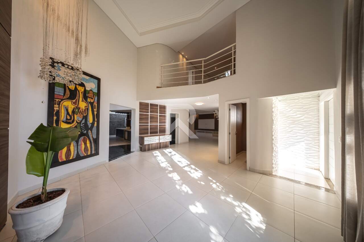 Casa de Condomínio com Jardim, 4 quartos, 4 vagas para Locação, 265 m² - Campo Comprido - Curitiba/PR