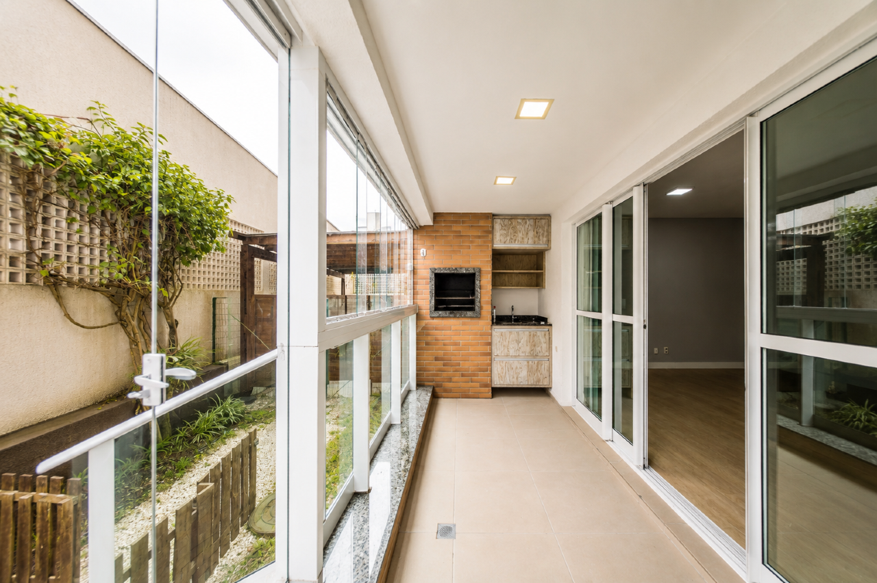Apartamento Garden com Jardim, 3 quartos, 2 vagas para locação, 90 m² - São Braz - Curitiba/PR