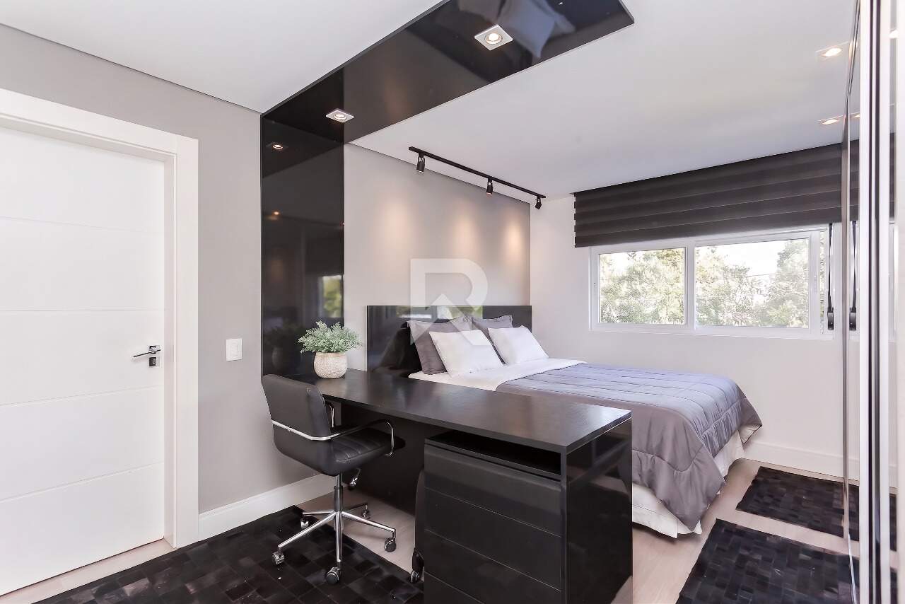 Casa Semi Mobiliada em Condomínio com 3 Quartos, 308m2, Quintal e Churrasqueira para alugar no Portão - Curitiba miniatura 13