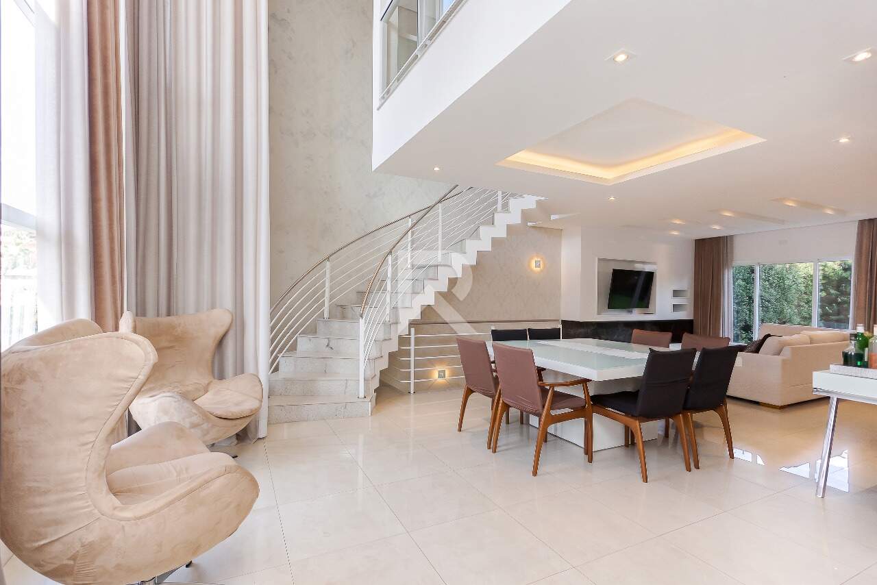 Casa Semi Mobiliada em Condomínio com 3 Quartos, 308m2, Quintal e Churrasqueira para alugar no Portão - Curitiba miniatura 2
