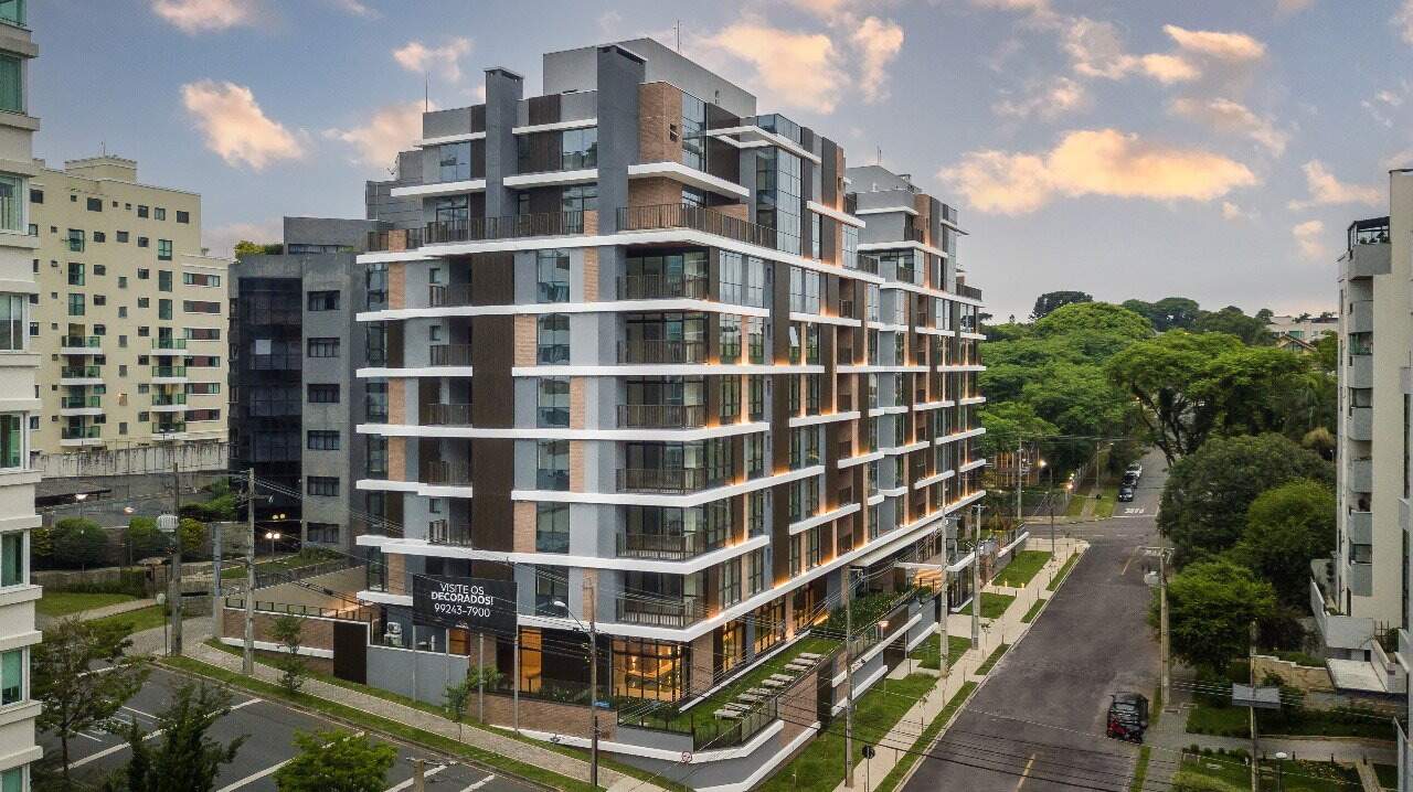 Apartamento de alto padrão com 330 m² privativos e 4 suítes no Bigorrilho miniatura 3