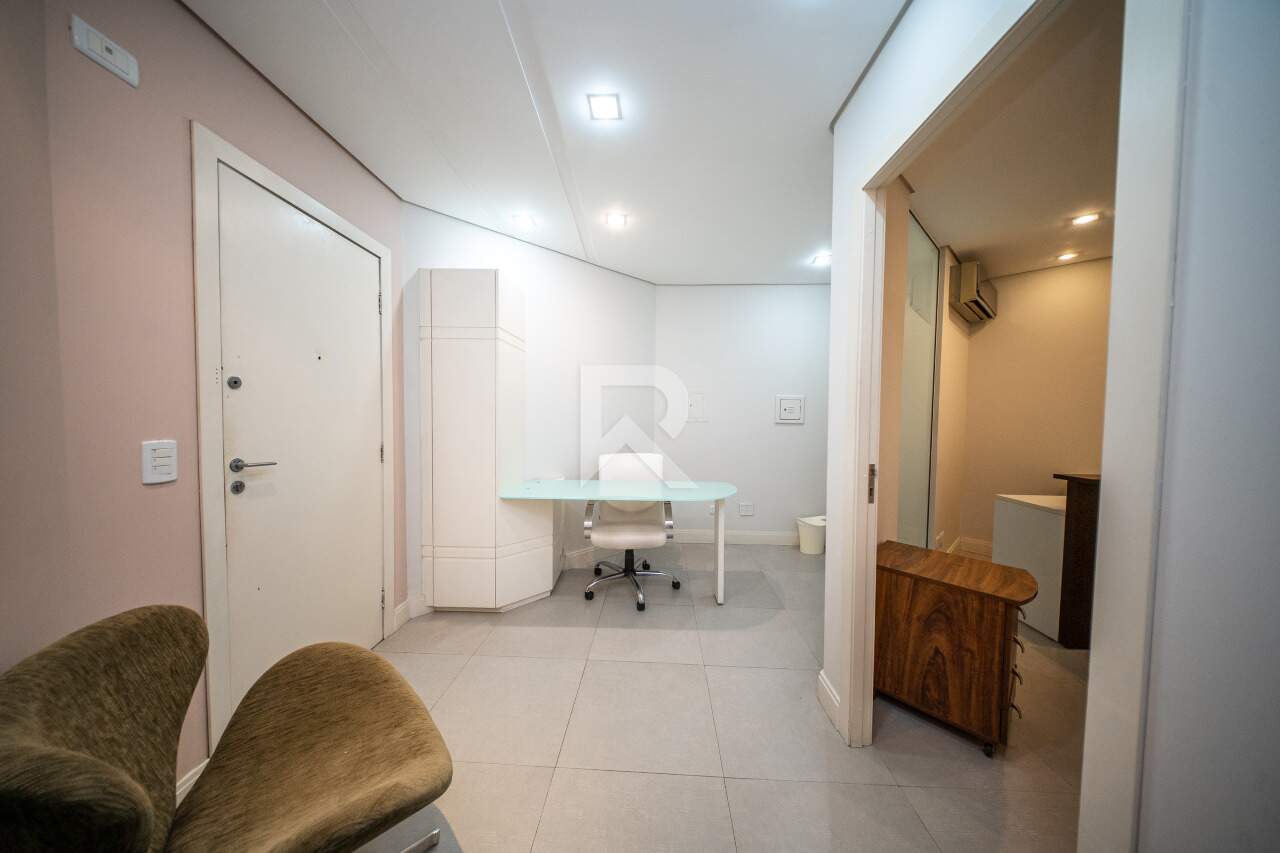 Sala Comercial Mobiliada em Andar Alto com 68m2 para aluguel - Centro, Curitiba miniatura 5
