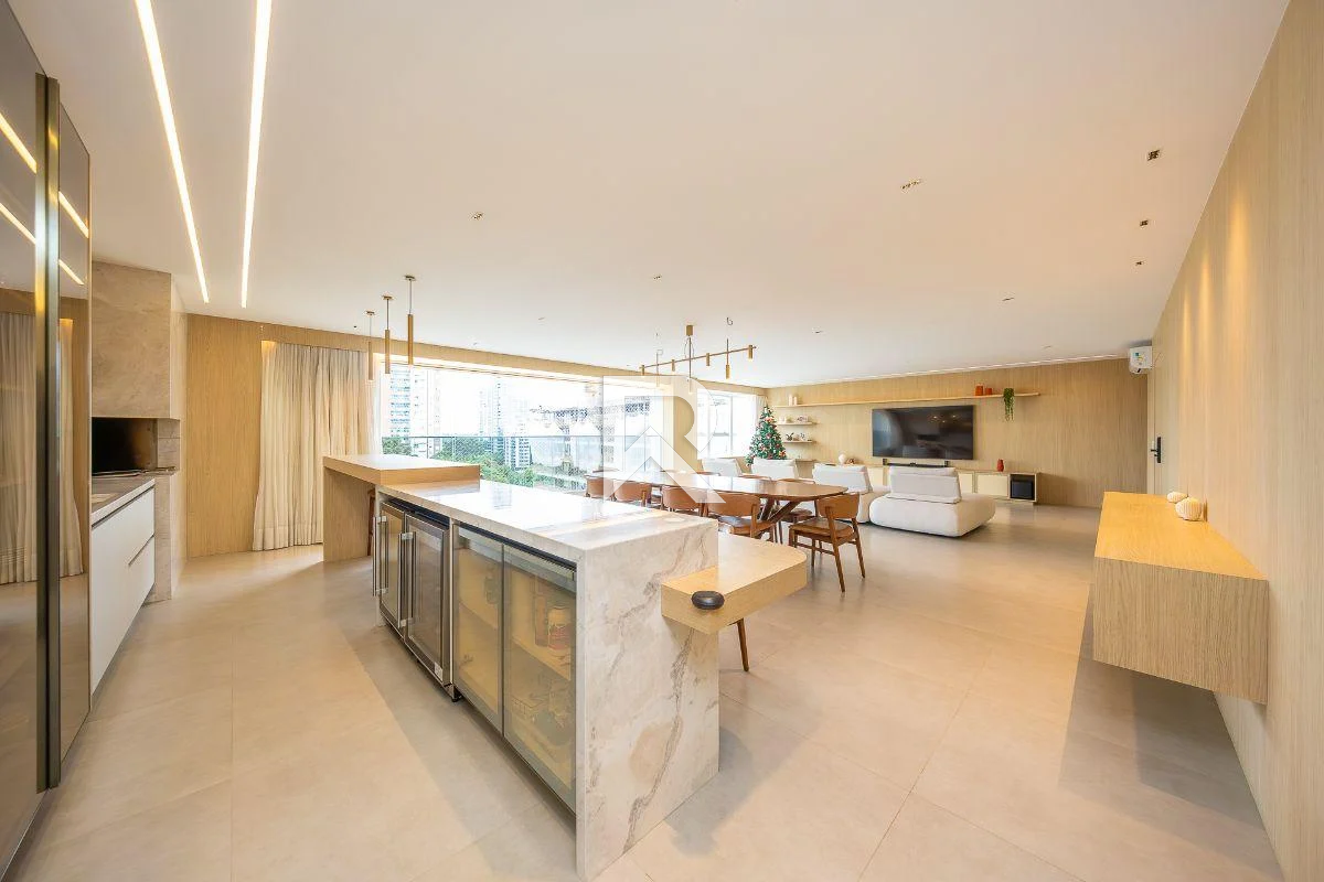 Apartamento Mobiliado com Varanda Gourmet, 4 suítes e 4 Vagas para venda, 260 m² - Ecoville - Curitiba