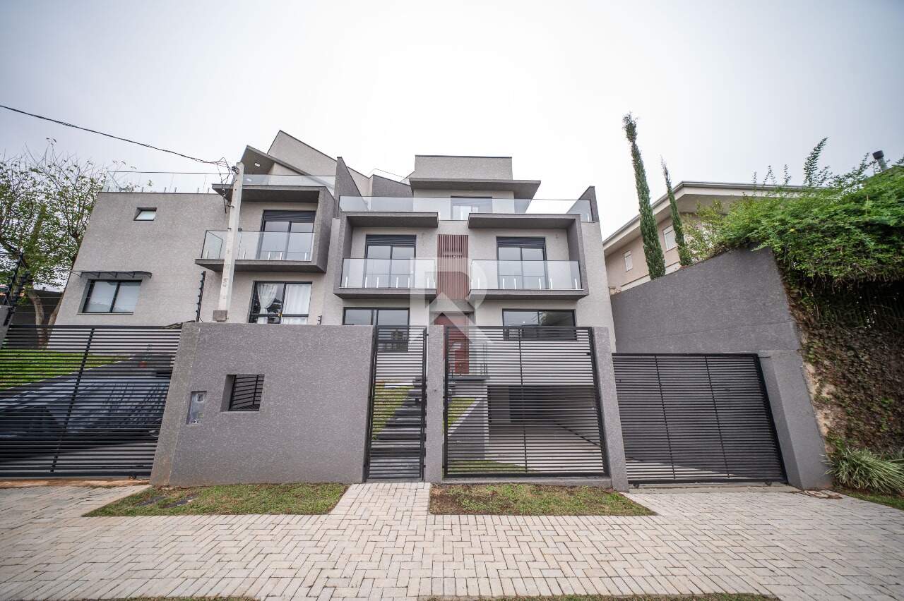 Sobrado com Vista Livre, 3 Suítes e 3 Vagas à venda, 179,21 m² - Mossunguê - Curitiba/PR