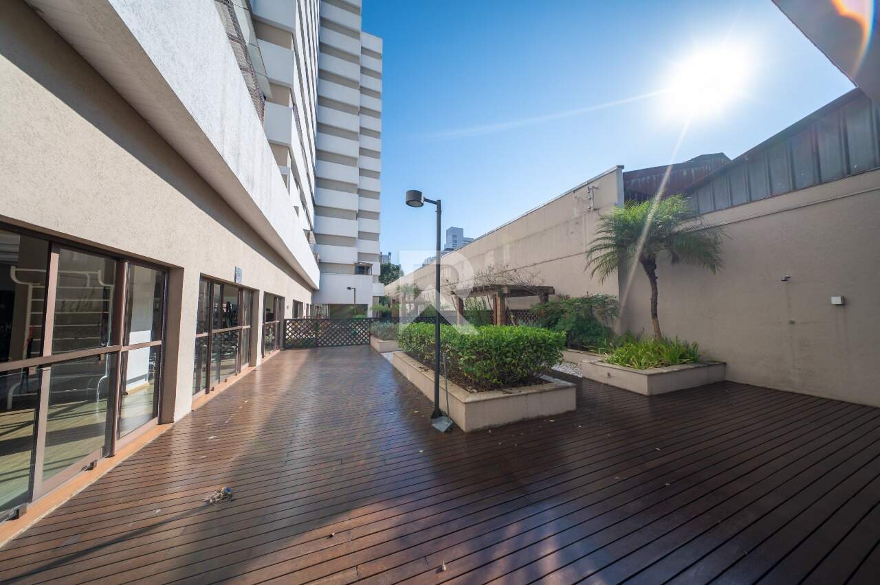Cobertura Mobiliada com Vista Livre, 2 suítes e 2 vagas para locação, 123 m² – Centro – Curitiba/PR miniatura 27