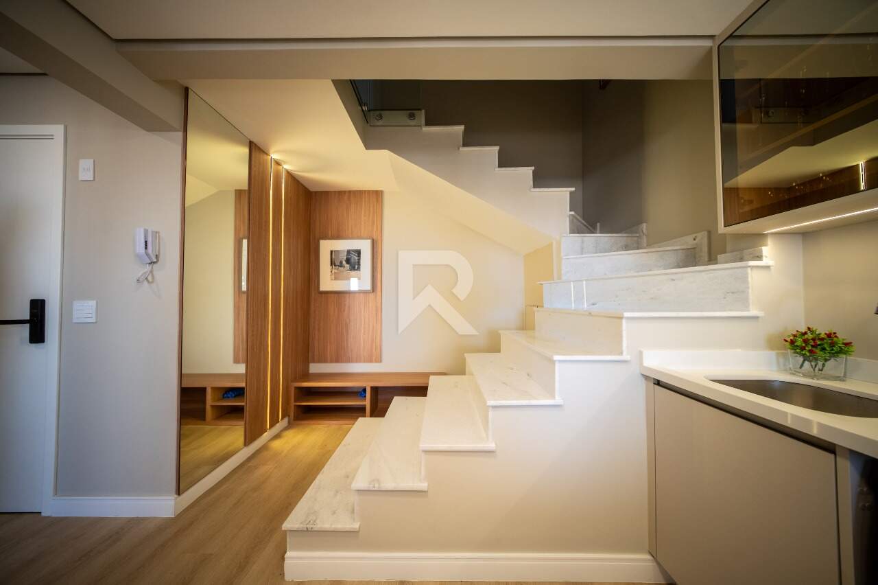 Cobertura Mobiliada com Vista Livre, 2 suítes e 2 vagas para locação, 123 m² – Centro – Curitiba/PR miniatura 13