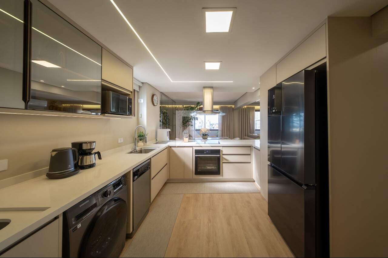 Cobertura Mobiliada com Vista Livre, 2 suítes e 2 vagas para locação, 123 m² – Centro – Curitiba/PR miniatura 15