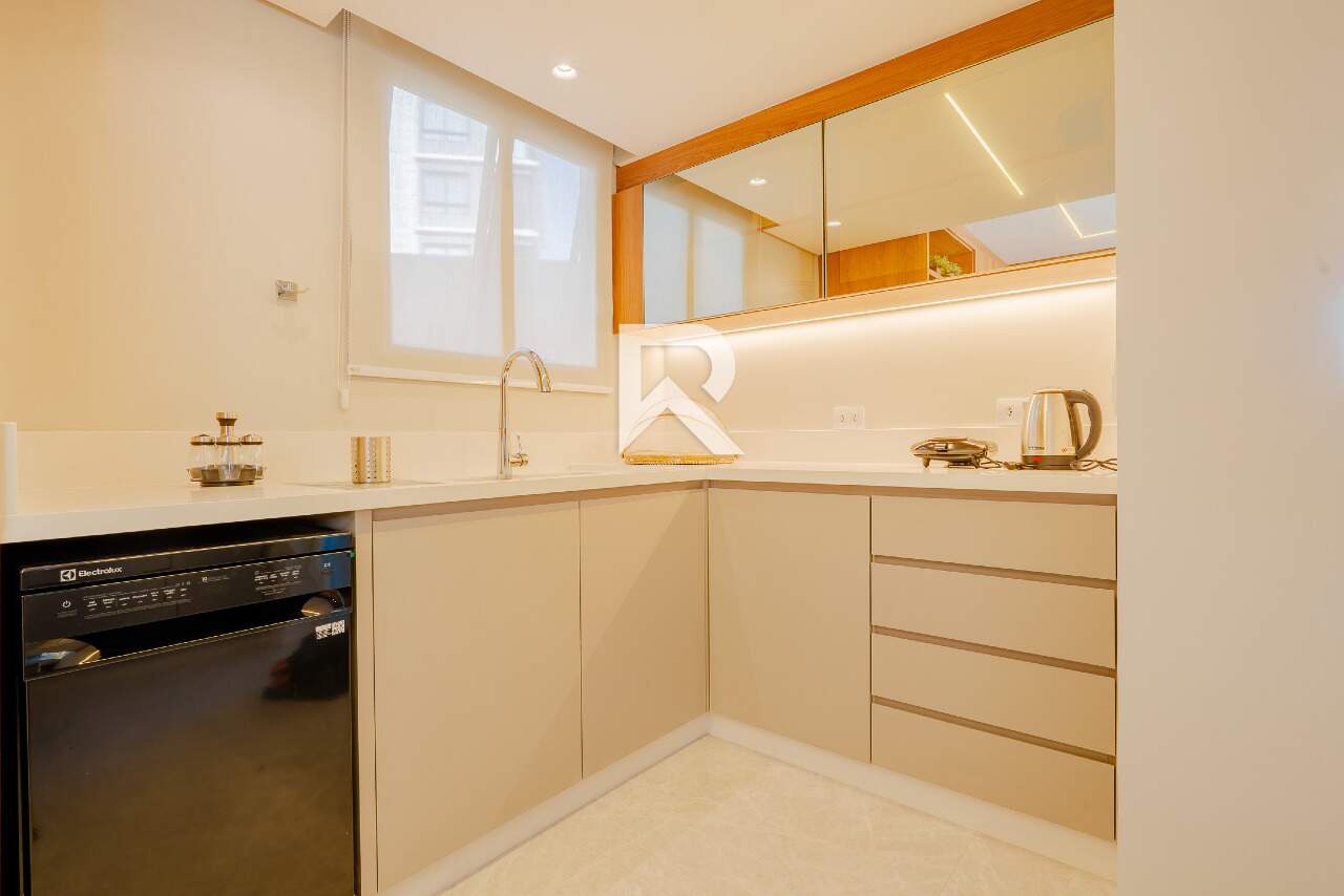 Apartamento Reformado, Semi Mobiliado com 3 Quartos, 113m2 e 1 Vaga para Locação - Bigorrilho - Curitiba/PR miniatura 7