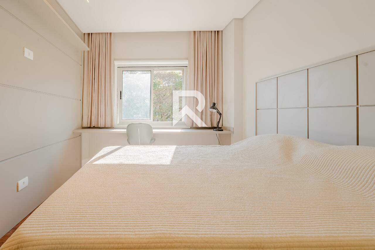 Apartamento Reformado, Semi Mobiliado com 3 Quartos, 113m2 e 1 Vaga para Locação - Bigorrilho - Curitiba/PR miniatura 18