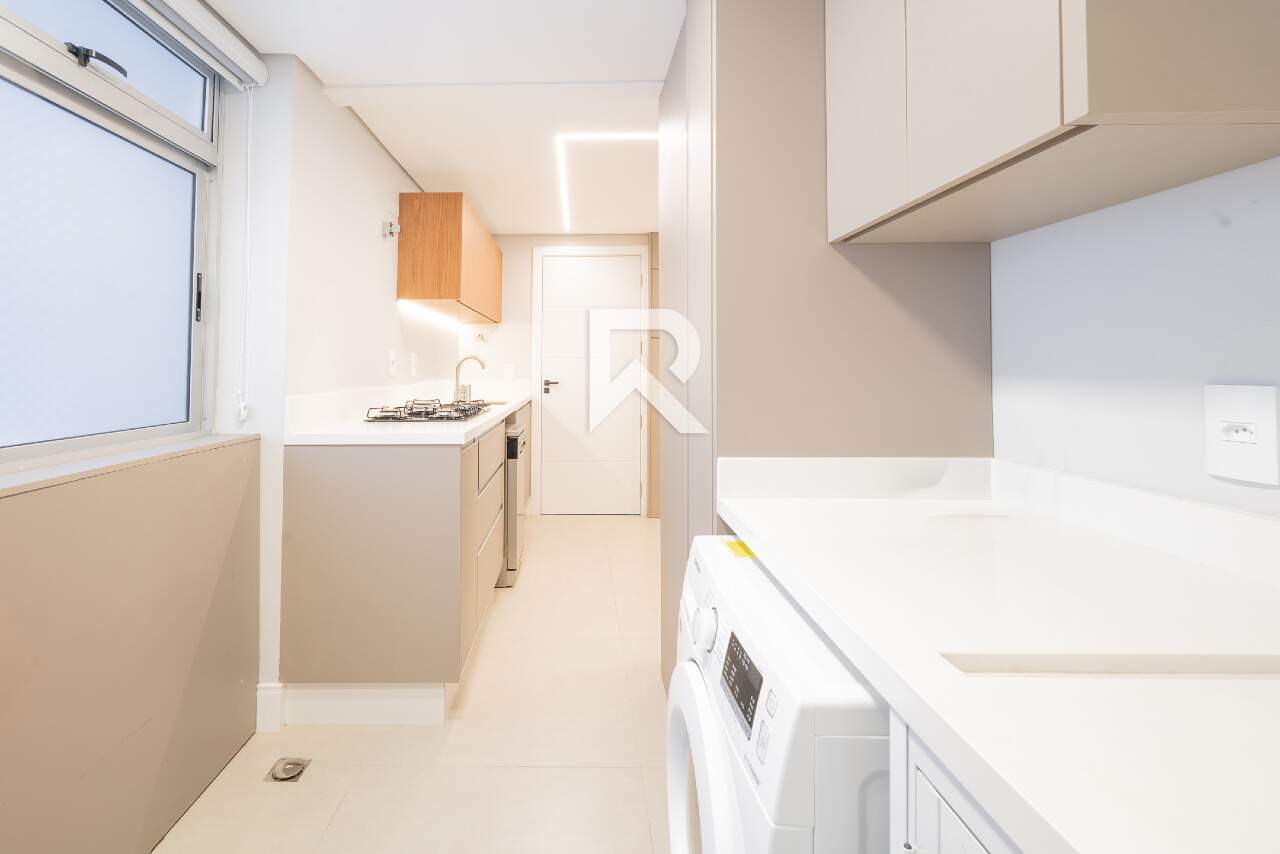 Apartamento Reformado e Mobiliado com 3 Quartos, 1 Vaga e 93m2 para Locação - Batel - Curitiba/PR miniatura 9