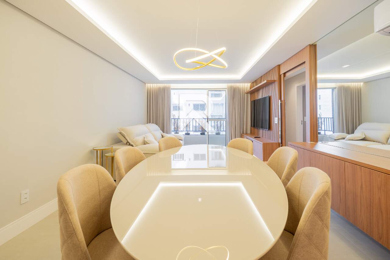 Apartamento Reformado e Mobiliado com 3 Quartos, 1 Vaga e 93m2 para Locação - Batel - Curitiba/PR miniatura 3