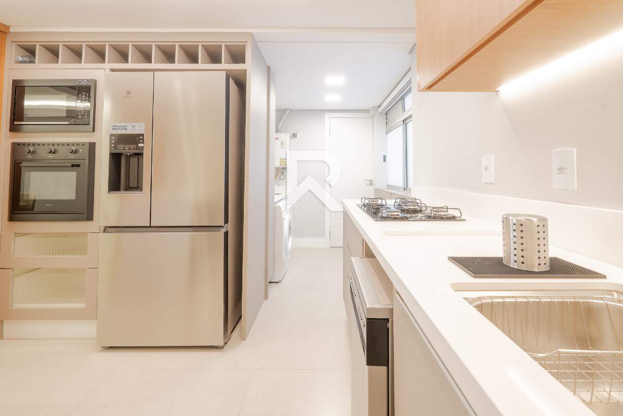 Apartamento Reformado e Mobiliado com 3 Quartos, 1 Vaga e 93m2 para Locação - Batel - Curitiba/PR miniatura 7
