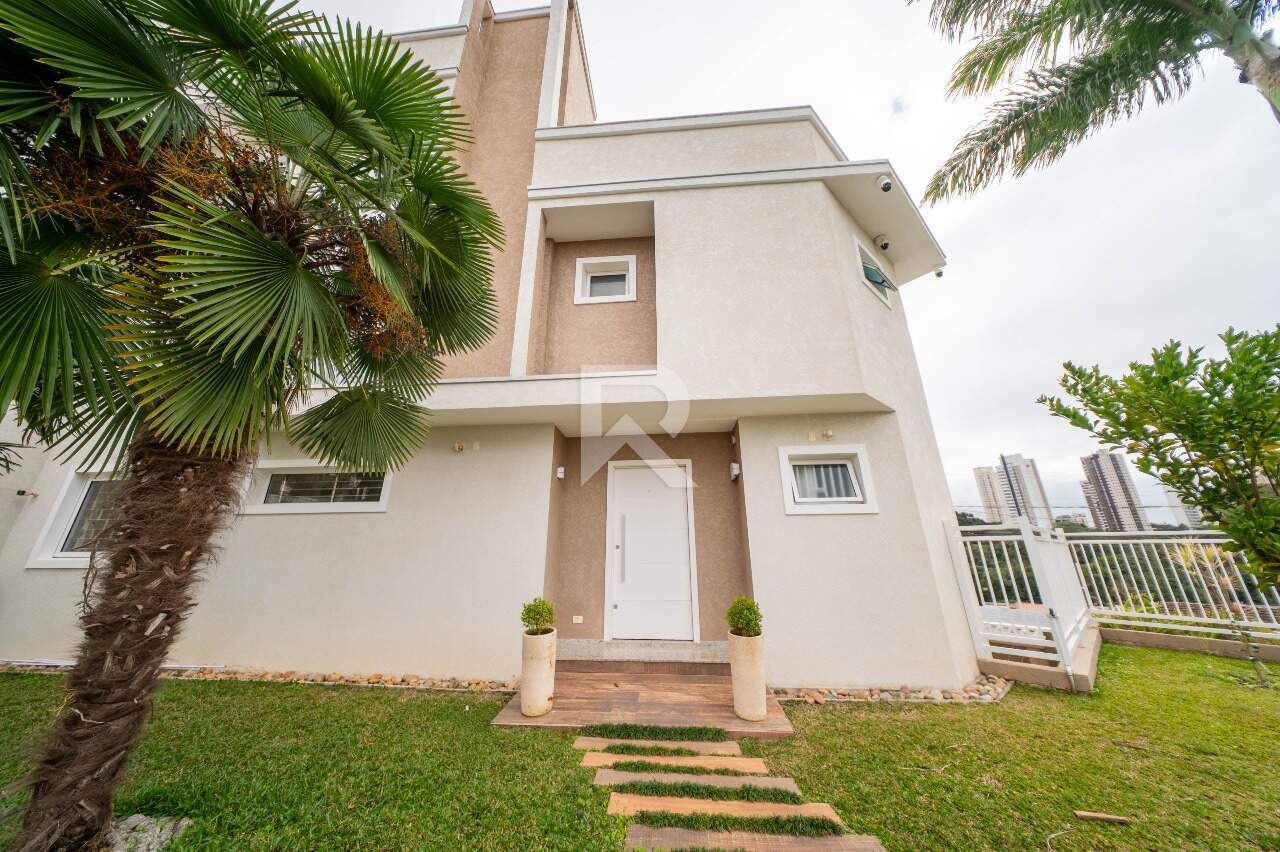 Sobrado com Vista Livre, 4 Quartos e Elevador à venda, 242 m² - Mossunguê - Curitiba/PR