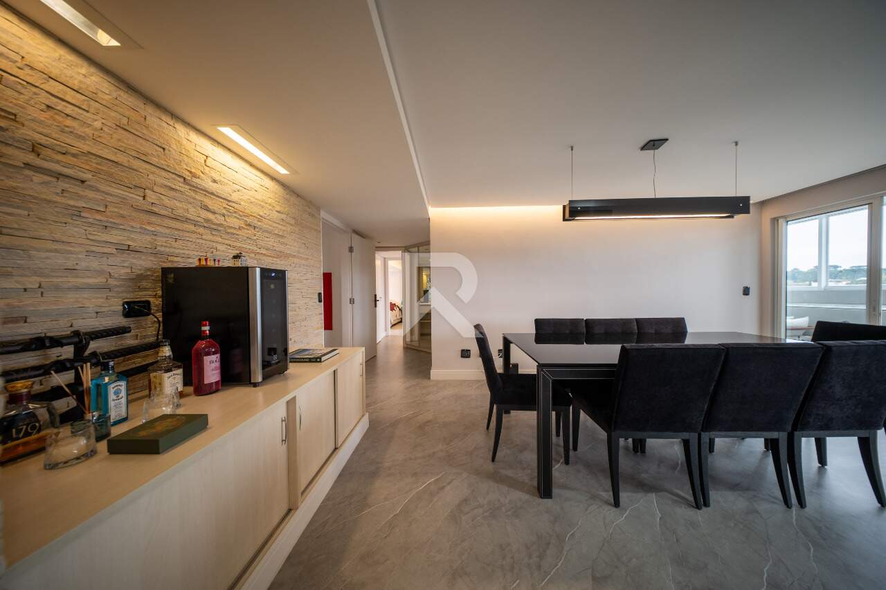 Apartamento Semi Mobiliado com Área Gourmet, 2 Quartos e 2 Vagas para Locação - Santo Inacio - Curitiba/PR miniatura 5