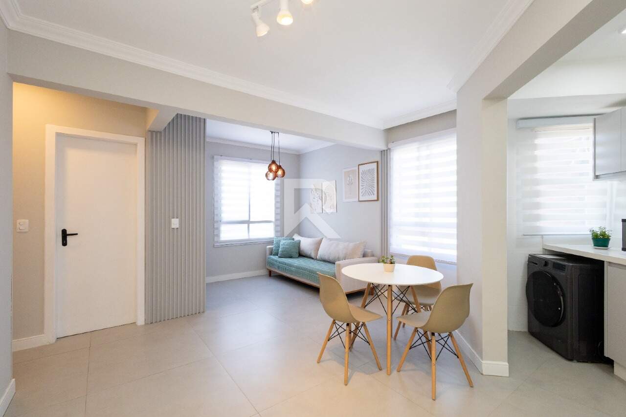 Apartamento Mobiliado Face Norte com Vista Livre, 2 Quartos e 1 Vaga para Locação - Bigorrilho - Curitiba/PR miniatura 3