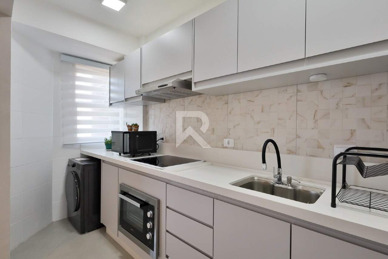 Apartamento Mobiliado Face Norte com Vista Livre, 2 Quartos e 1 Vaga para Locação - Bigorrilho - Curitiba/PR miniatura 7