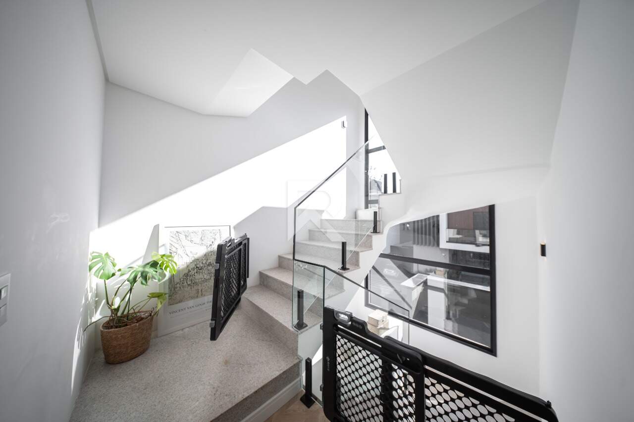 Casa em Condomínio com Vista Livre, Porteira Fechada, 3 Suítes e 4 Vagas à venda, 250 m² - Cascatinha - Curitiba/PR miniatura 37