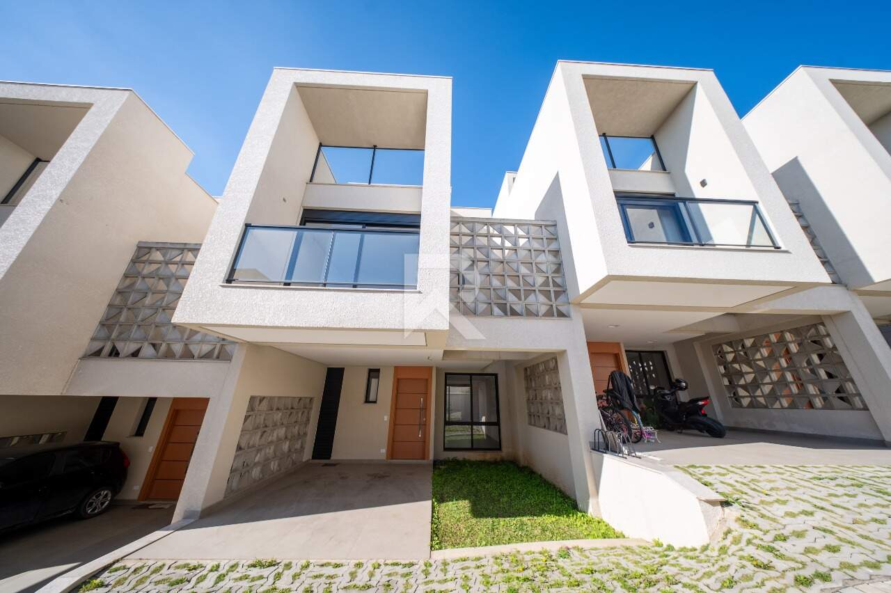 Sobrado Triplex em Condomínio com Vista Livre, 3 Quartos e 2 Vagas à venda, 176 m² - Mercês - Curitiba/PR