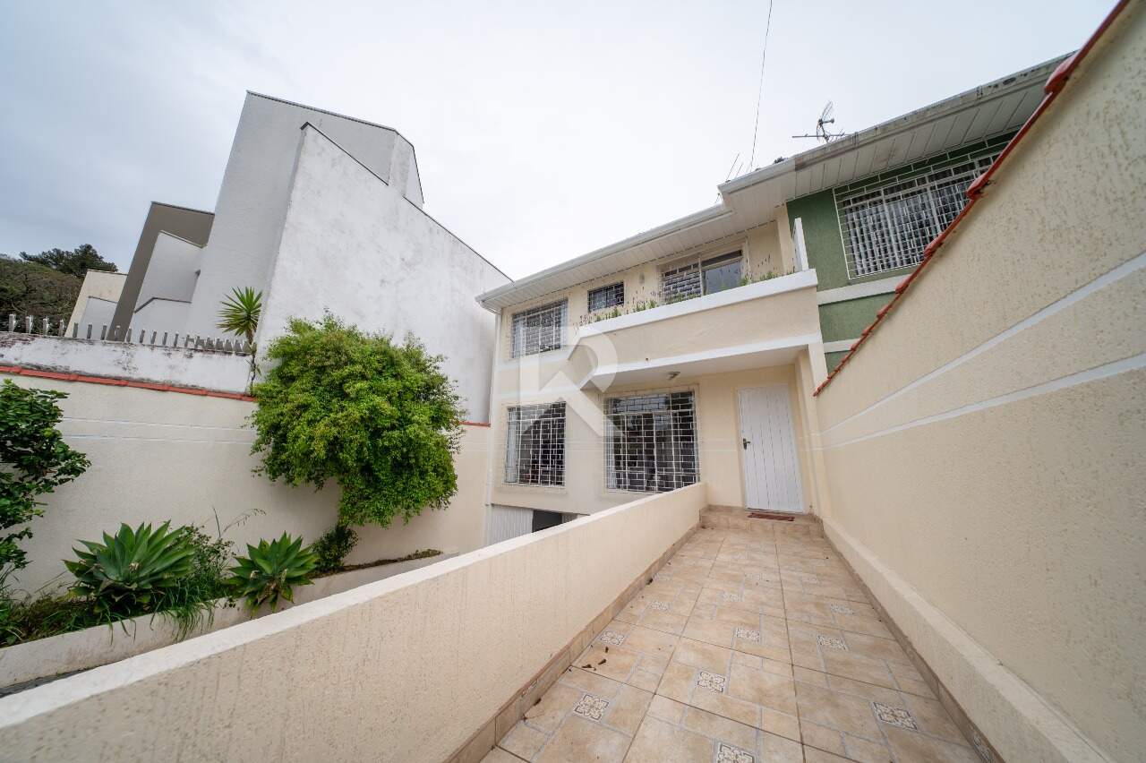 Sobrado com Vista Livre, 3 Quartos e 5 Vagas para Locação, 165 m² - Ahú - Curitiba/PR