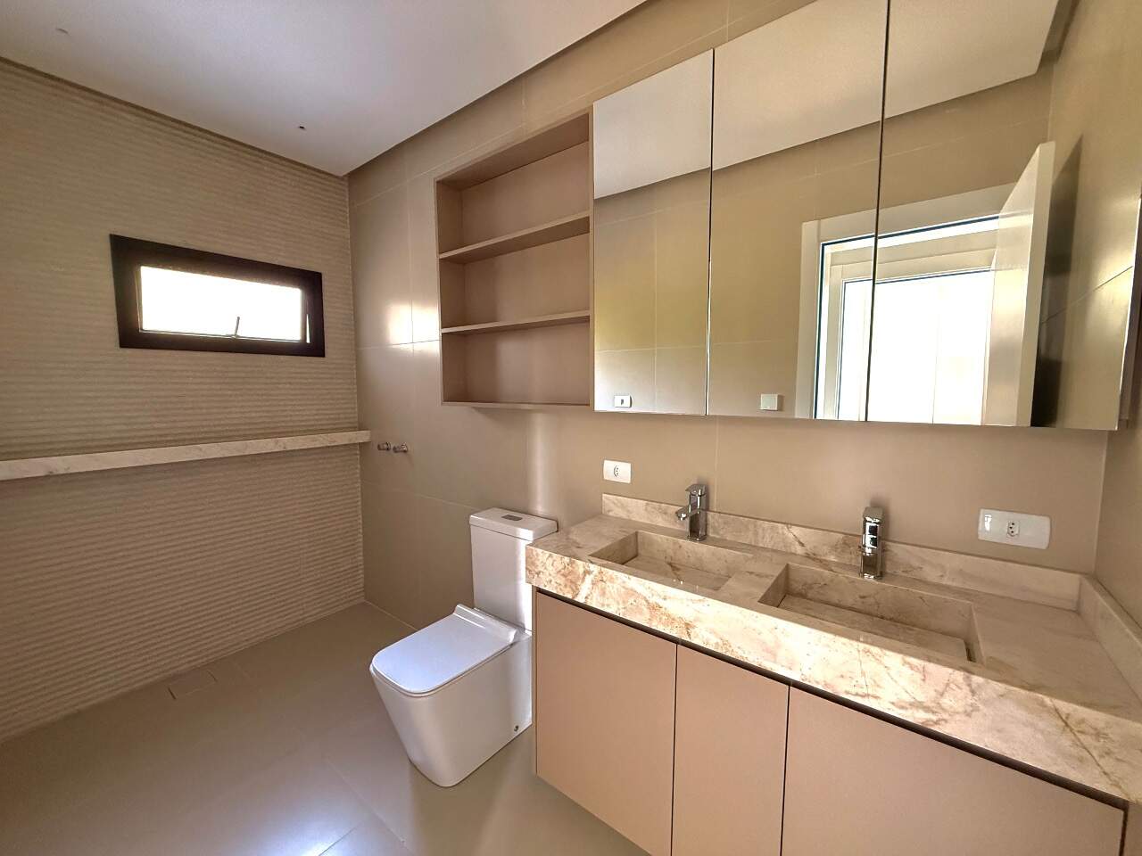 Casa à venda no Campo Comprido/Curitiba – 250 m² com 3 suítes Condomínio Fechado miniatura 30