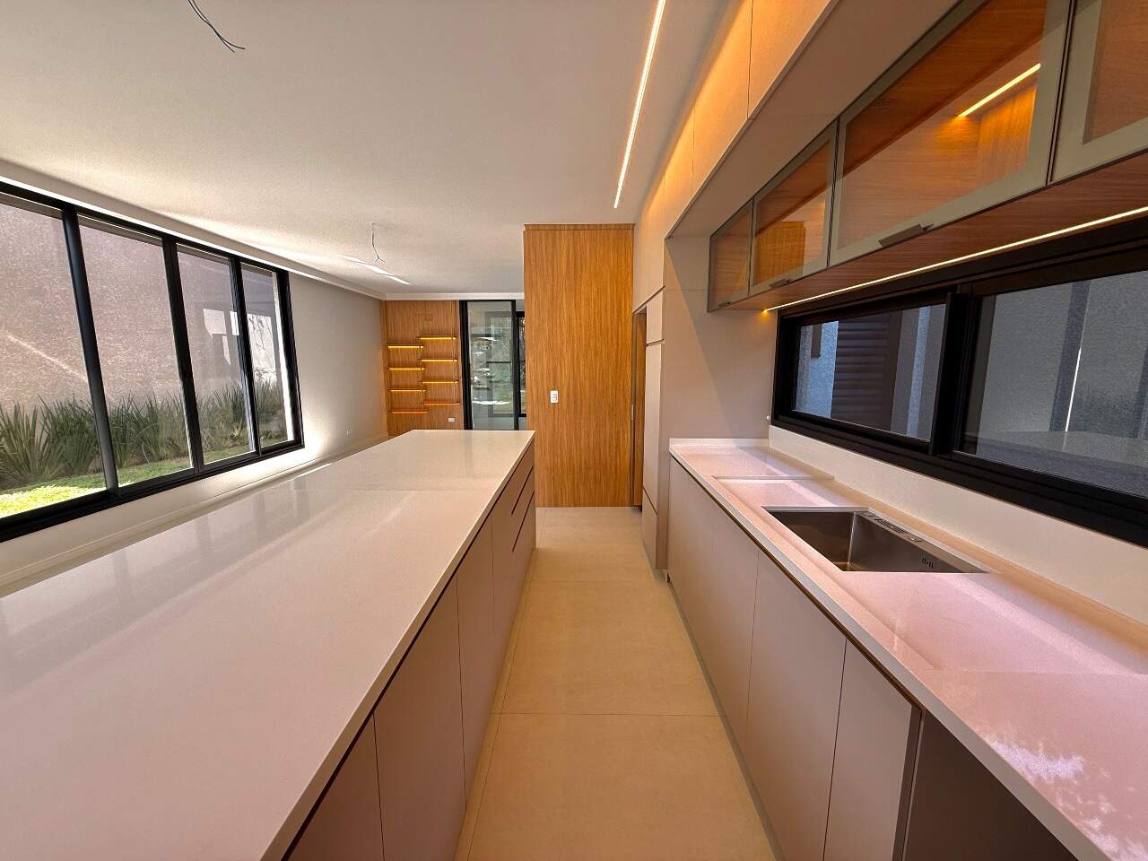 Casa à venda no Campo Comprido/Curitiba – 250 m² com 3 suítes Condomínio Fechado miniatura 12