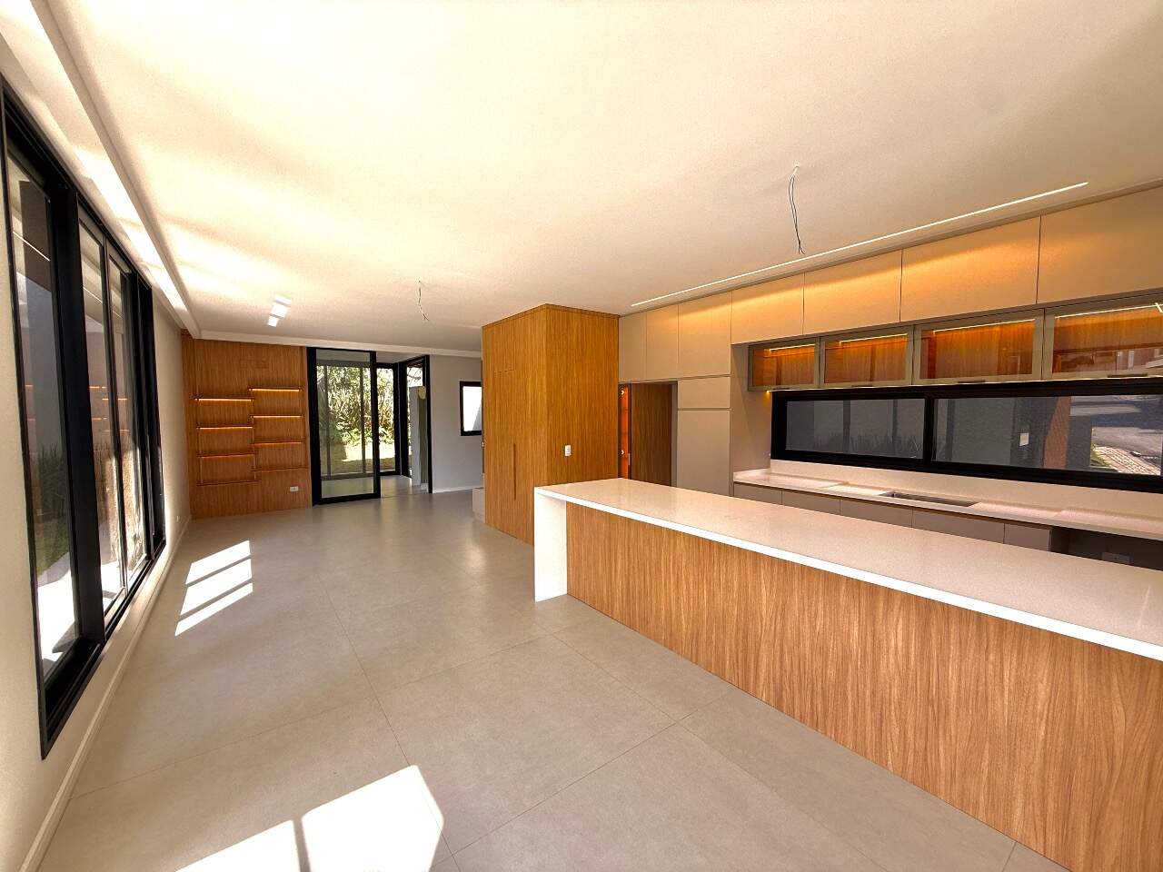 Casa à venda no Campo Comprido/Curitiba – 250 m² com 3 suítes Condomínio Fechado miniatura 5