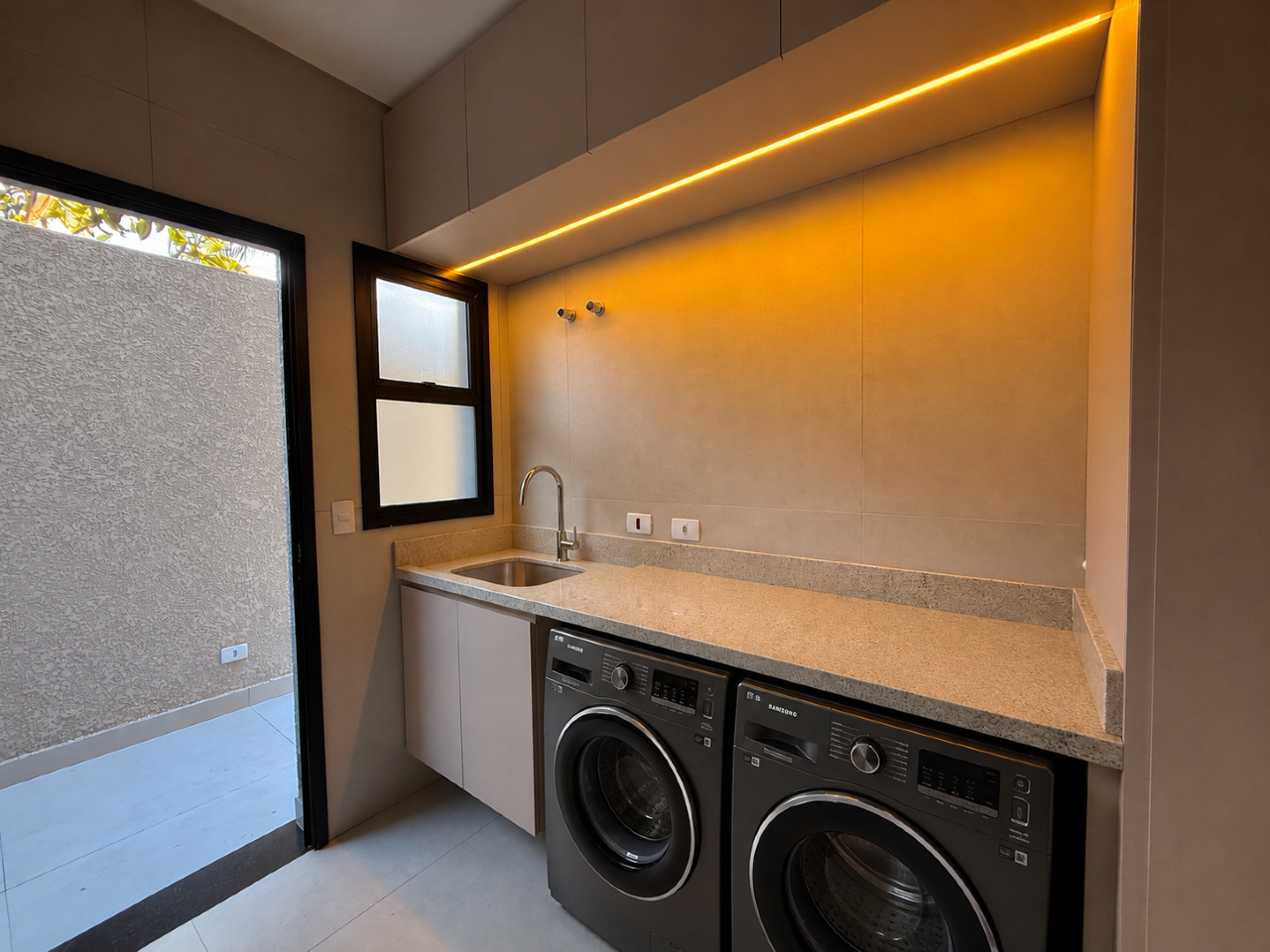 Casa à venda no Campo Comprido/Curitiba – 250 m² com 3 suítes Condomínio Fechado miniatura 16