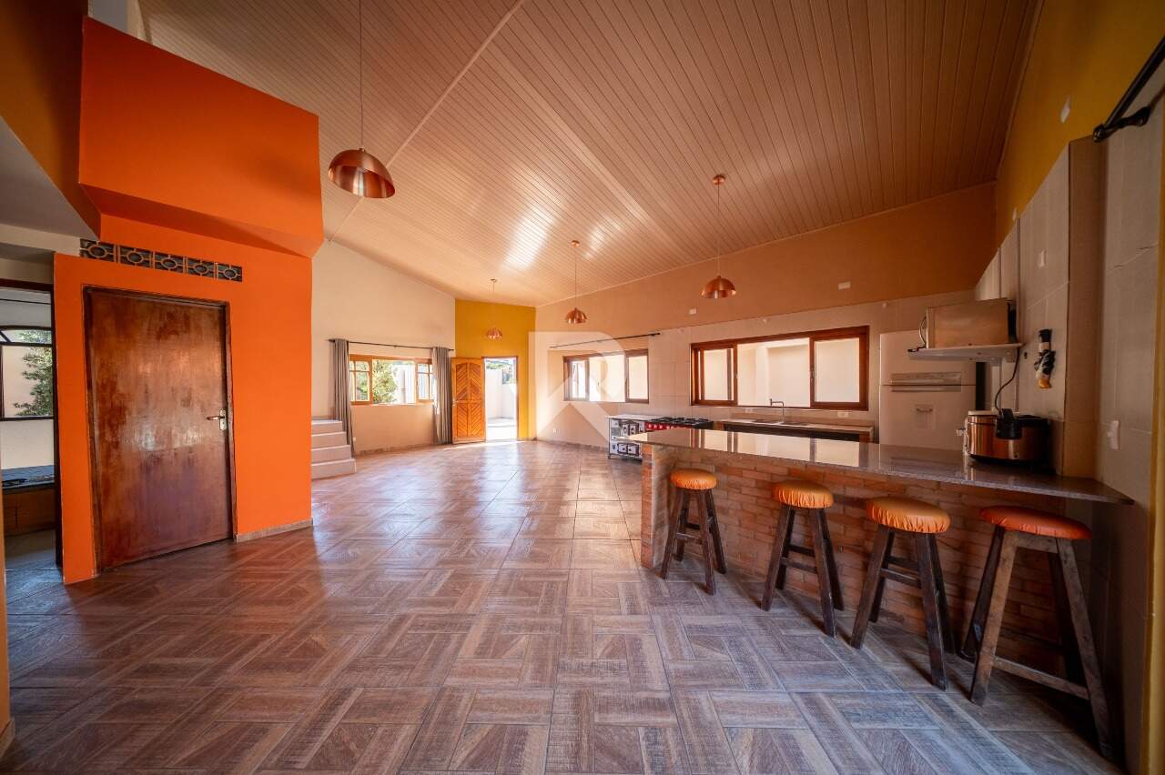 Casa com Amplo Jardim, 5 Quartos e 6 Vagas à venda, 164 m² - Santo Inácio - Curitiba/PR miniatura 11