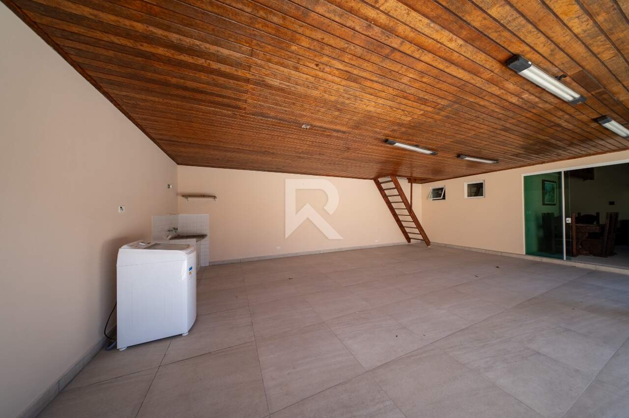 Casa com Amplo Jardim, 5 Quartos e 6 Vagas à venda, 164 m² - Santo Inácio - Curitiba/PR miniatura 31