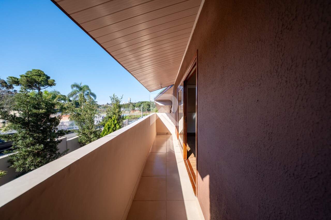 Casa com Amplo Jardim, 5 Quartos e 6 Vagas à venda, 164 m² - Santo Inácio - Curitiba/PR miniatura 24