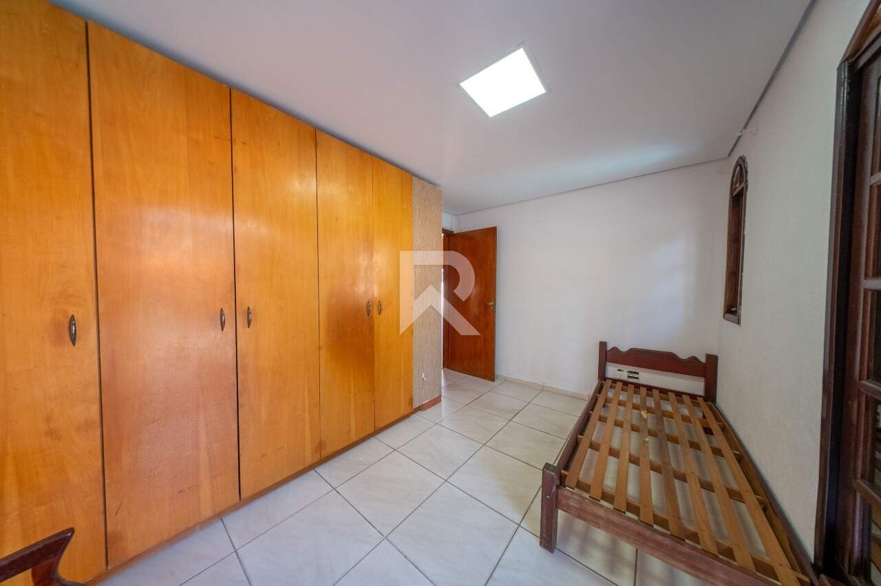 Casa com Amplo Jardim, 5 Quartos e 6 Vagas à venda, 164 m² - Santo Inácio - Curitiba/PR miniatura 8
