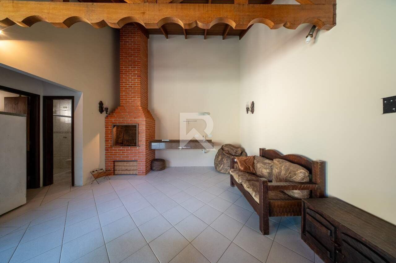 Casa com Amplo Jardim, 5 Quartos e 6 Vagas à venda, 164 m² - Santo Inácio - Curitiba/PR miniatura 35