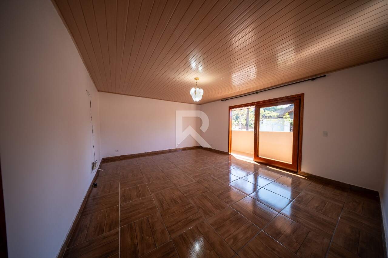 Casa com Amplo Jardim, 5 Quartos e 6 Vagas à venda, 164 m² - Santo Inácio - Curitiba/PR miniatura 19