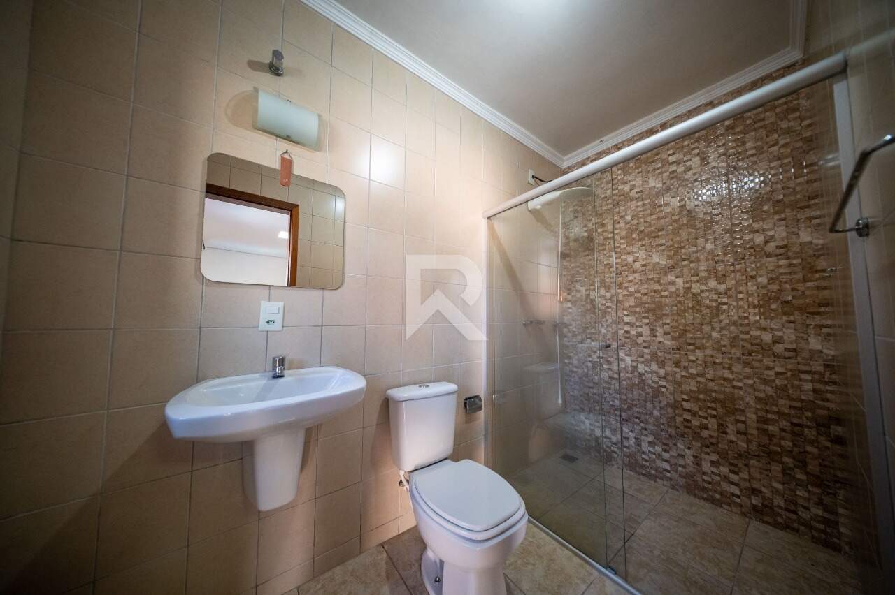 Casa com Amplo Jardim, 5 Quartos e 6 Vagas à venda, 164 m² - Santo Inácio - Curitiba/PR miniatura 38