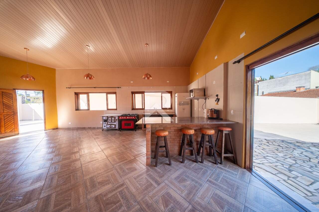 Casa com Amplo Jardim, 5 Quartos e 6 Vagas à venda, 164 m² - Santo Inácio - Curitiba/PR miniatura 14