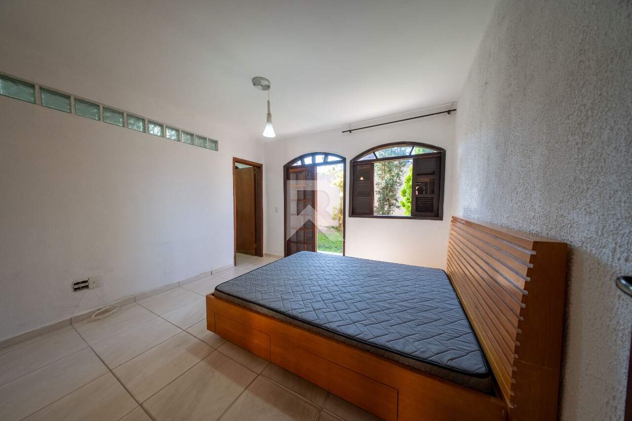Casa com Amplo Jardim, 5 Quartos e 6 Vagas à venda, 164 m² - Santo Inácio - Curitiba/PR miniatura 5