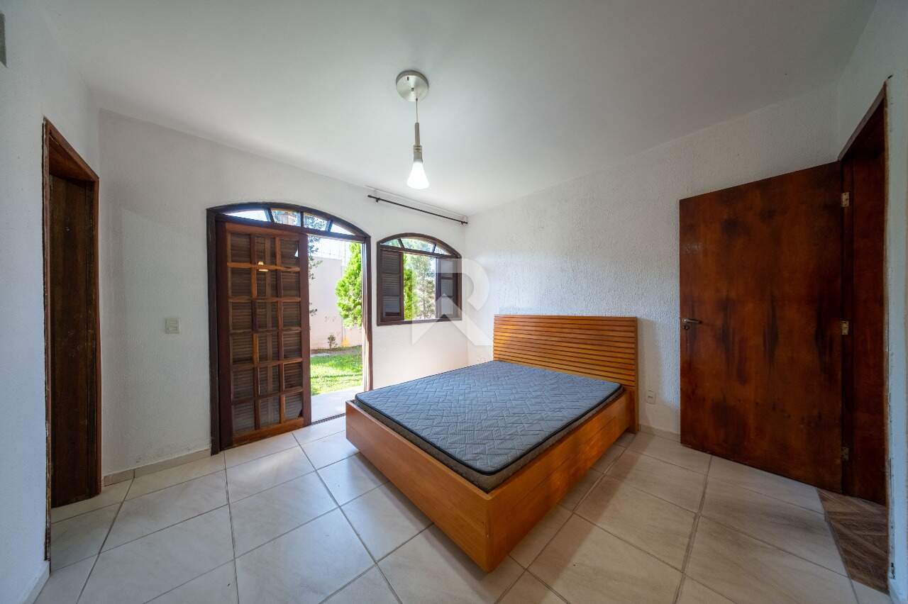 Casa com Amplo Jardim, 5 Quartos e 6 Vagas à venda, 164 m² - Santo Inácio - Curitiba/PR miniatura 4