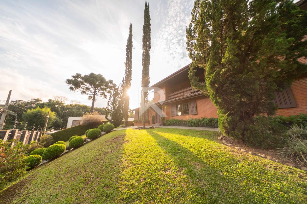 Casa com Amplo Jardim, 5 quartos, 5 vagas à venda, 520 m² - Mossunguê - Curitiba/PR miniatura 3