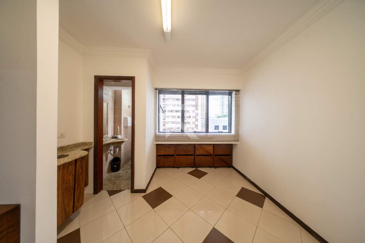 Sala Comercial com Móveis Planejados para locação, 40 m² - Água Verde - Curitiba/PR miniatura 4