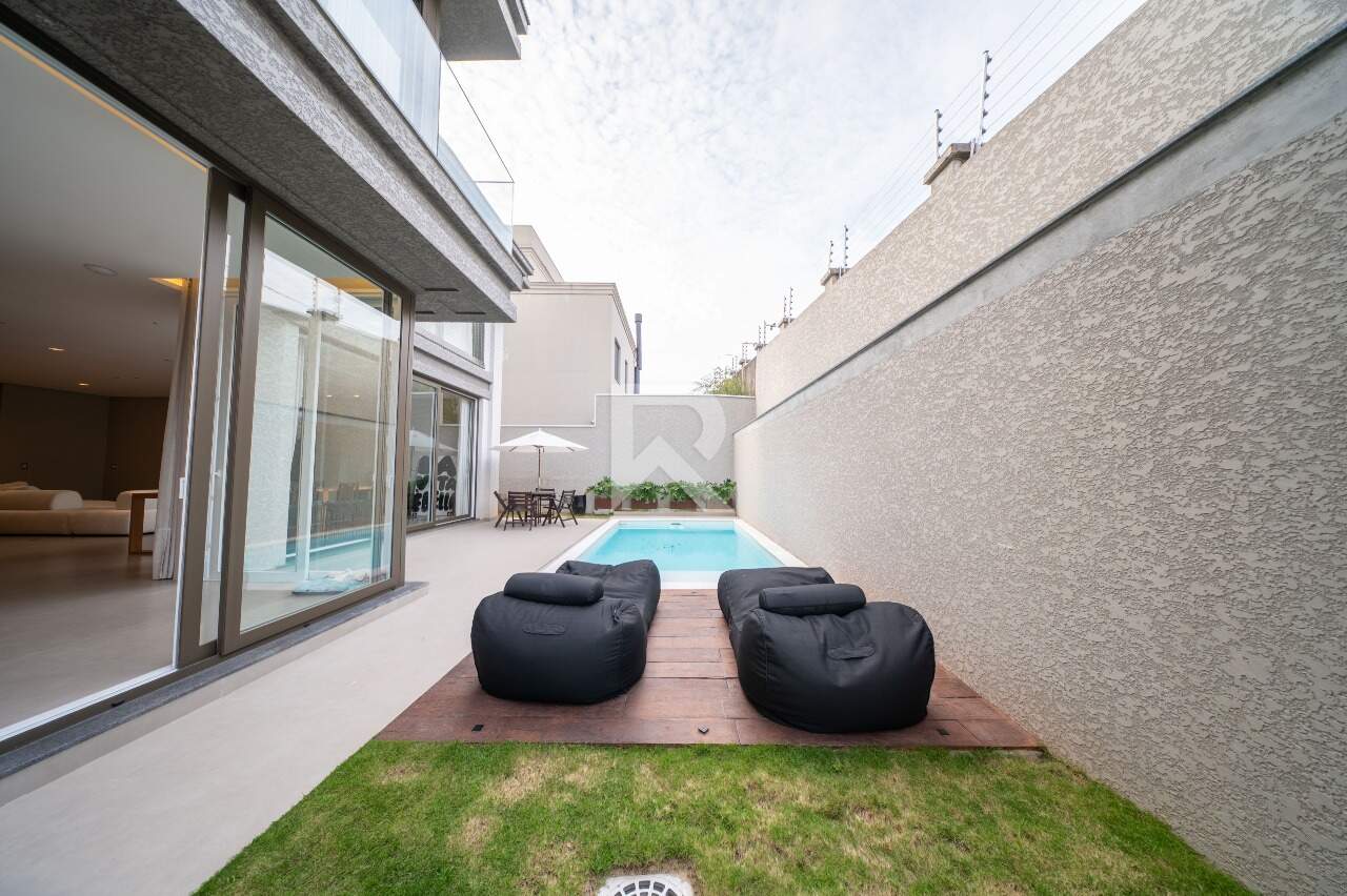 Casa de Alto Padrão com Piscina Aquecida, 4 suítes, 4 vagas à venda, 388,76 m² - Campo Comprido - Curitiba/PR miniatura 16