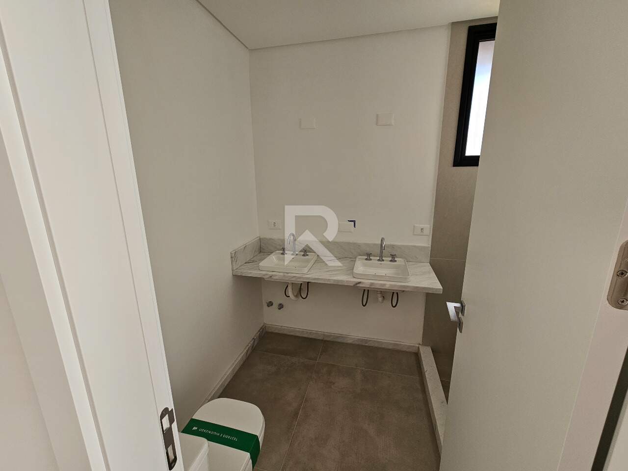 Apartamento Novo em Andar Alto e Face Norte com 3 Suítes e 3 Vagas à venda, 165m² - Bigorrilho, Curitiba miniatura 12
