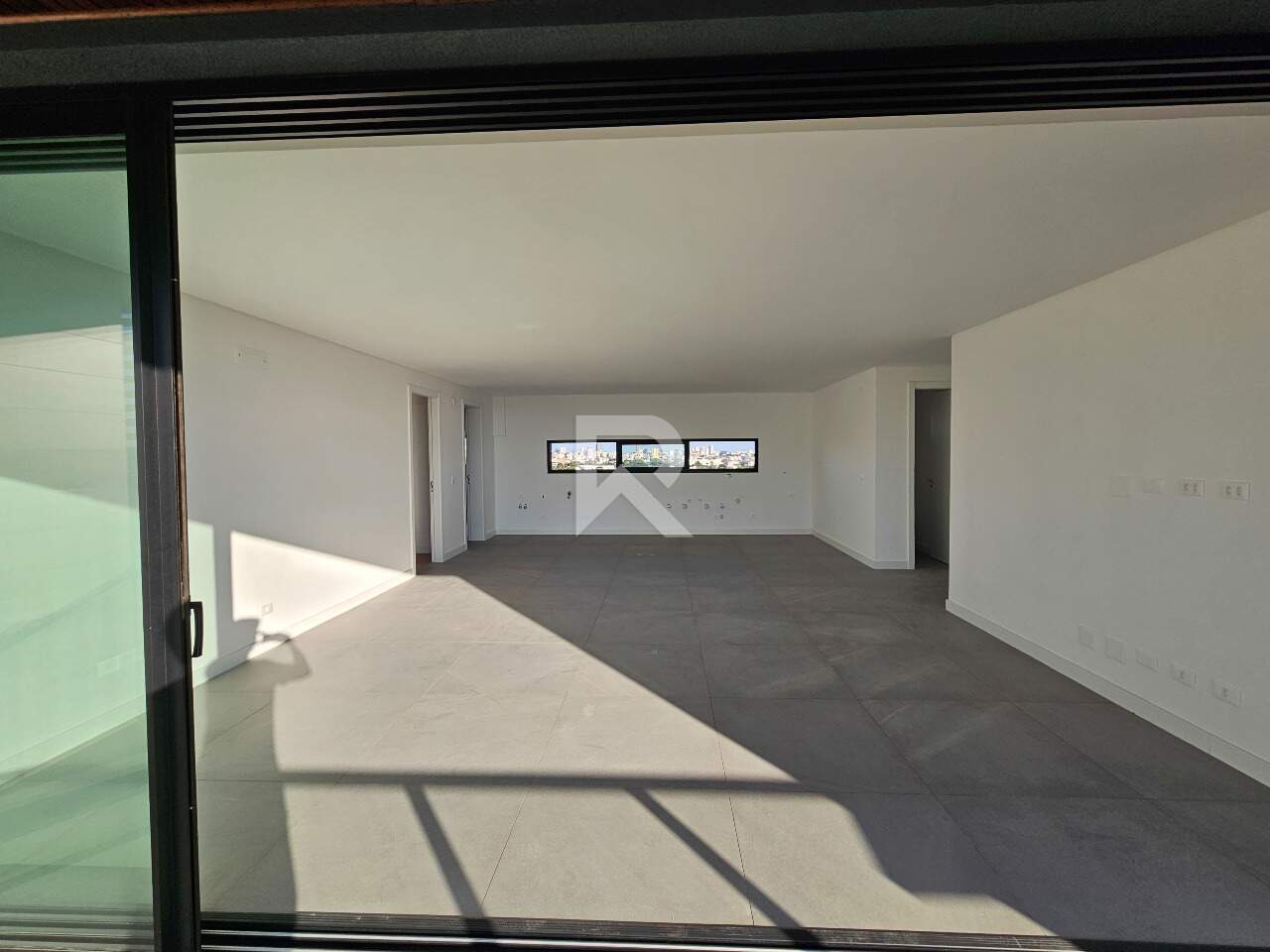 Apartamento Novo em Andar Alto e Face Norte com 3 Suítes e 3 Vagas à venda, 165m² - Bigorrilho, Curitiba miniatura 4