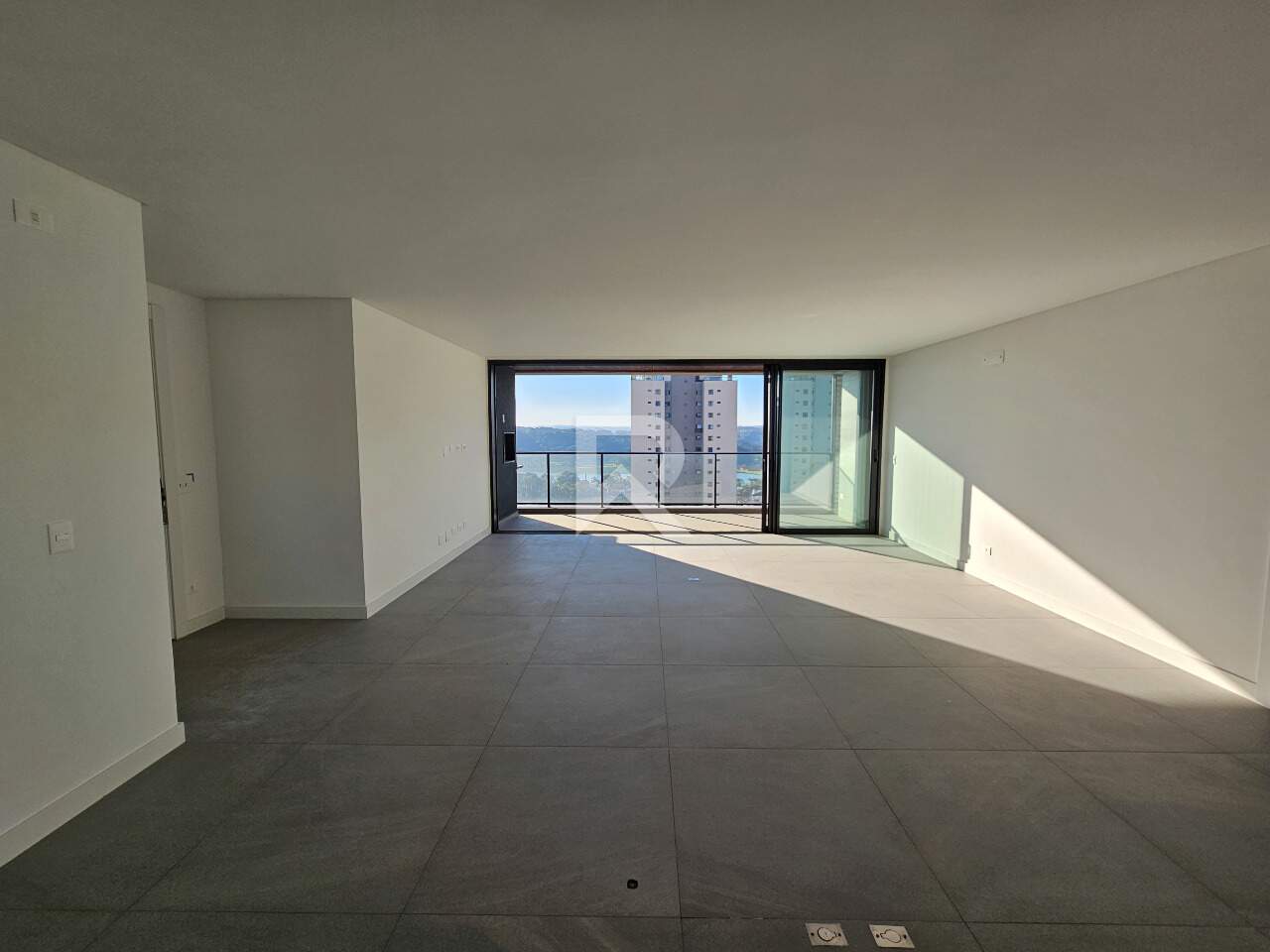 Apartamento Novo em Andar Alto e Face Norte com 3 Suítes e 3 Vagas à venda, 165m² - Bigorrilho, Curitiba miniatura 2