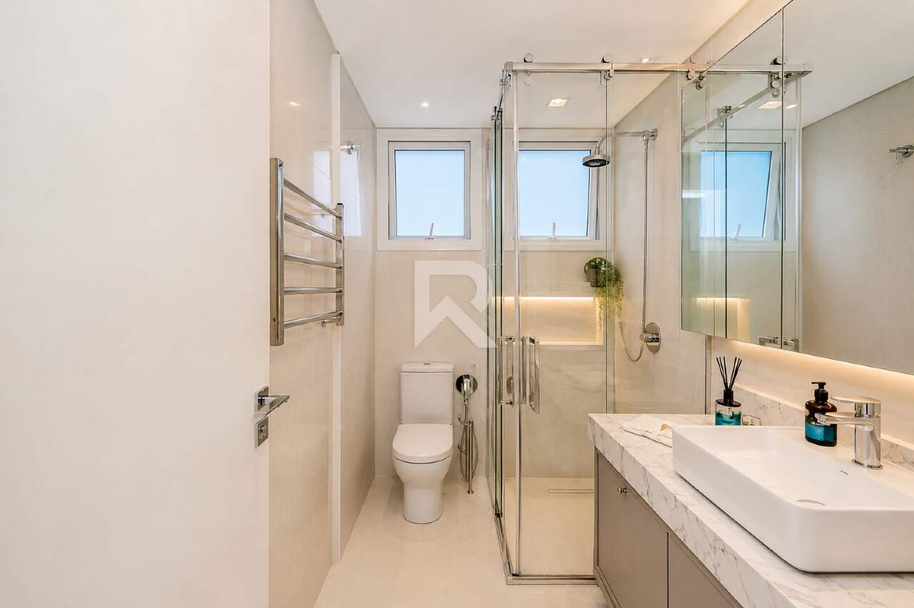 Casa de Luxo Mobiliada em Condomínio com Piscina, 4 Suítes e 7 Vagas para Locação, 635 m² - Campo Comprido - Curitiba/PR miniatura 17