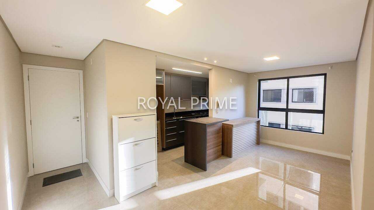 Apartamento Semi Mobiliado em Cond. Clube com 3 quartos e 2 vagas para locação - 71 m2 - Santo Inácio, Curitiba-PR